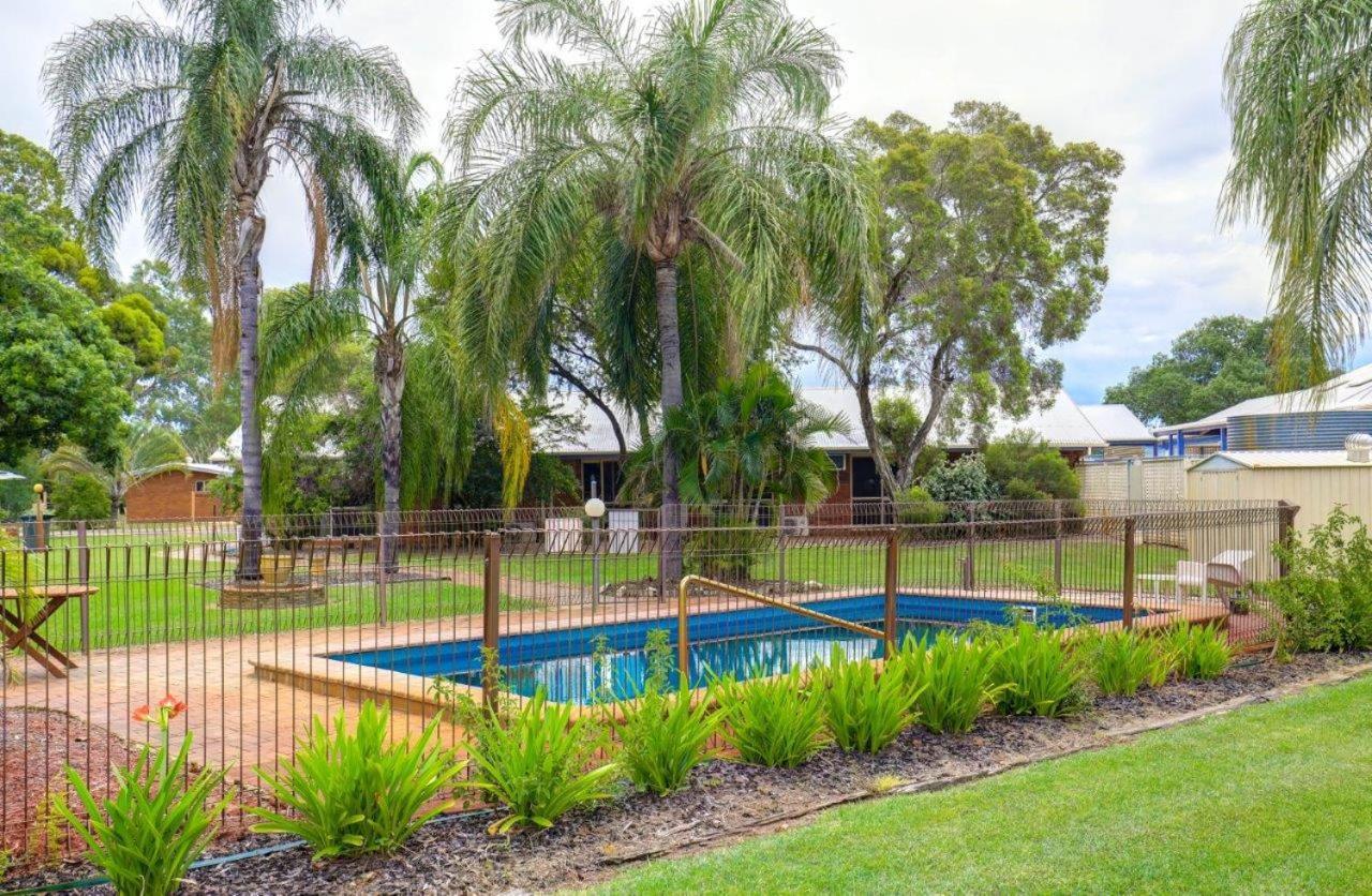 Tambo Mill Motel & Caravan Park Exteriér fotografie